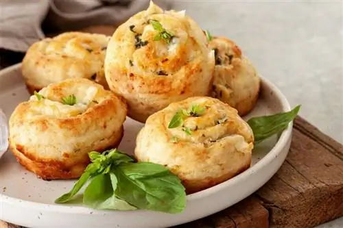 Маффины из кабачков и базилика