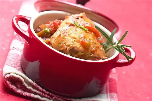 Курица Баскез с перцем Эспелетт