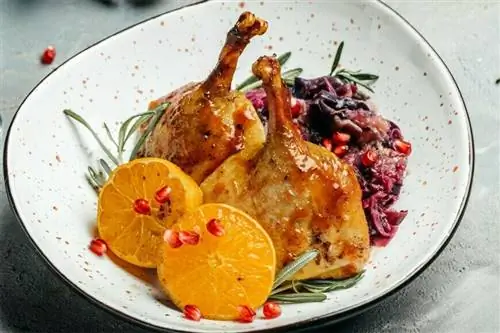 Праздничный рецепт: утка с апельсином и зернами граната