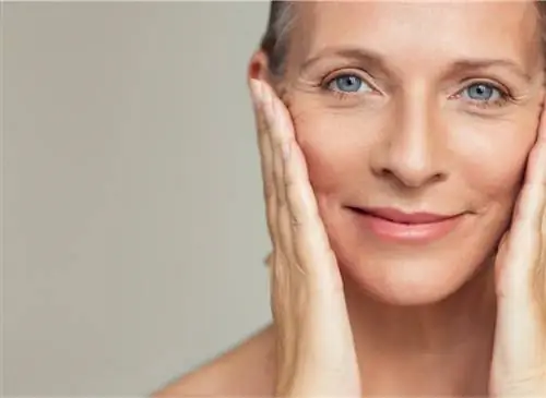 женщина с морщинами