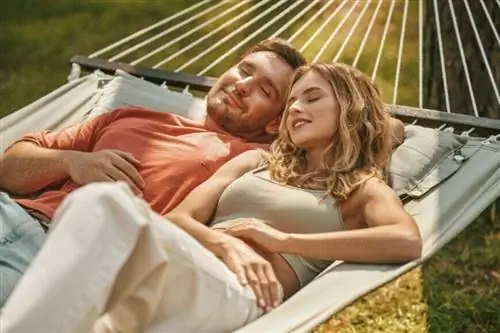 Лучшие гамаки для отдыха на солнце этим летом Лучшие гамаки для отдыха на солнце этим летом