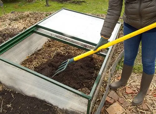 Ранний посев под каркас: создание теплого слоя