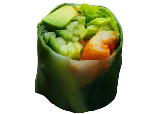 Весенние маки с курицей и зеленым карри-майонезом Весенние маки с курицей и зеленым карри-майонезом