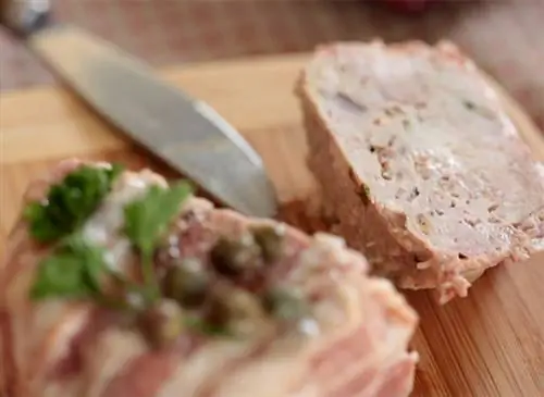Приготовьте мясную закуску: террин из кролика