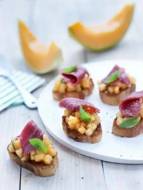 Кростини из дыни и утиная грудка - &copy; JC Amiel - Orathay Souksisavanh - Melon de Guadeloupe IGP