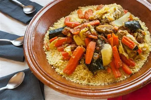 Кускус представлен в тажине