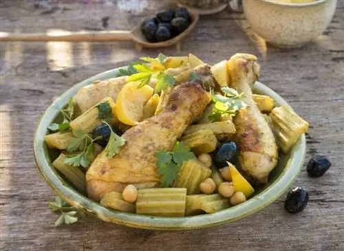 Куриный тажин с кардонами