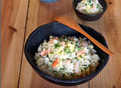 Японская кухня: жареный рис с крабом