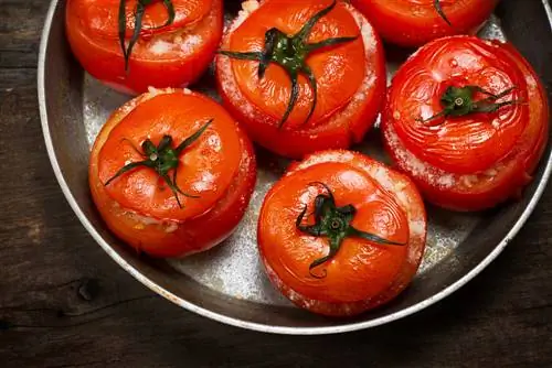 Помидоры, фаршированные рататуем и киноа