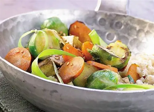 Как приготовить брюссельскую капусту с имбирем в воке