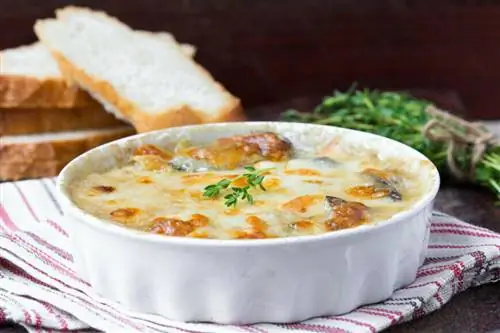 Гратен из картофеля и белых грибов с сыром Конте