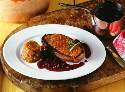 Приготовление утиной грудки с луком-шалотом