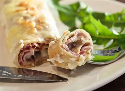 Блинчики с ветчиной, грибами и бешамелью