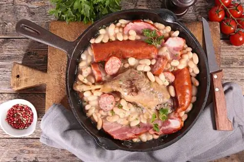 Приготовление Мунджетадо, арьежской кассуле