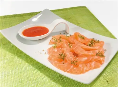 Кули из маринованного норвежского лосося и перца