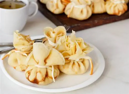 Омоньер с яблоками и миндальным кремом