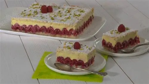 Малина с фисташками