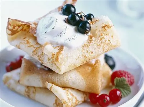 Как приготовить блины с красными фруктами