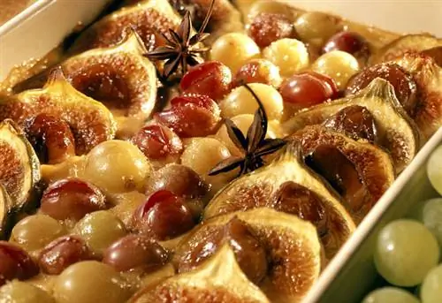 Гратен из половины инжира, половины изюма с каштанами