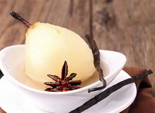 Груши отварные с ванилью