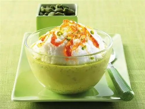 Плавающий остров на фисташковом креме