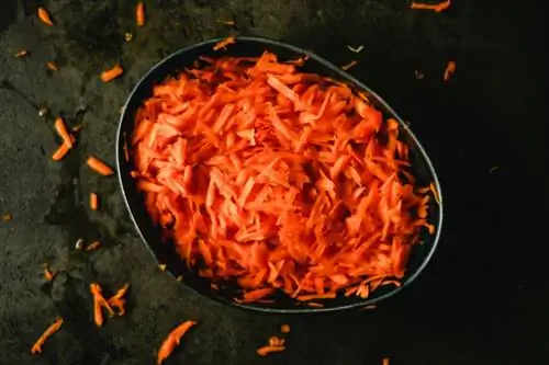 Морковная паста с миндалем и фисташками