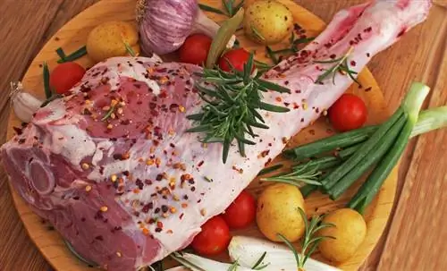 Как правильно разморозить мясо?