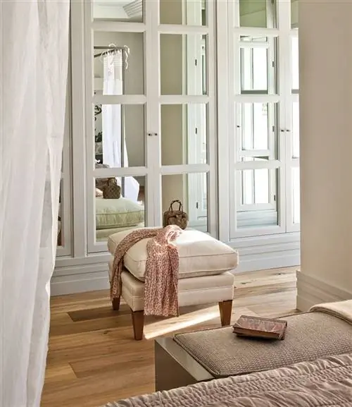 Гардеробная с пуховкой