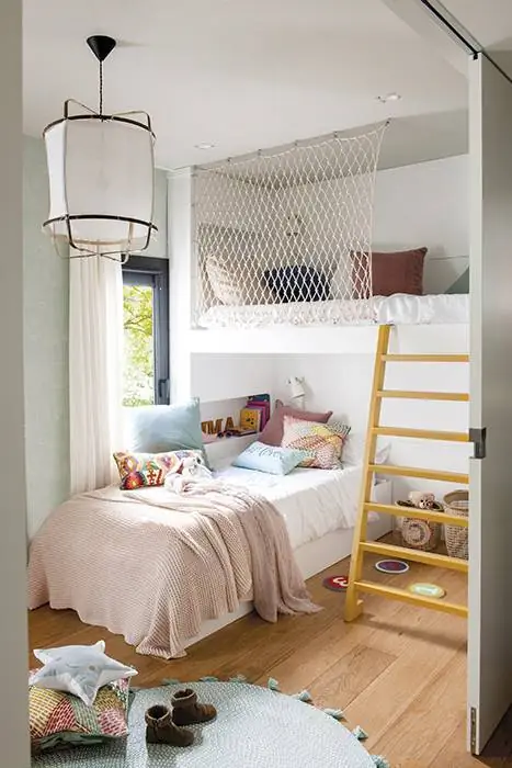 спальня с угловыми кроватями