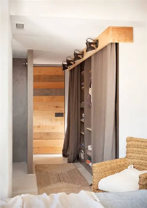 Гардеробная с аппликациями и ковром 00436712