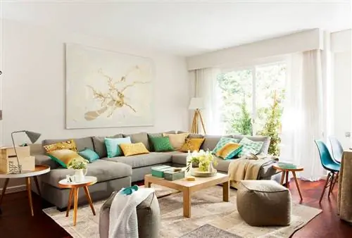 гостиная-с-угловым-диваном-и-группой-из-трех-тумбочек-нордический-стиль-00412008