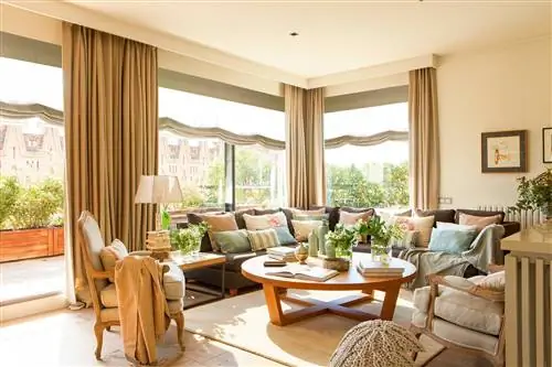 гостиная-с-окнами-и-угловым-диваном 10128569 2000x1333