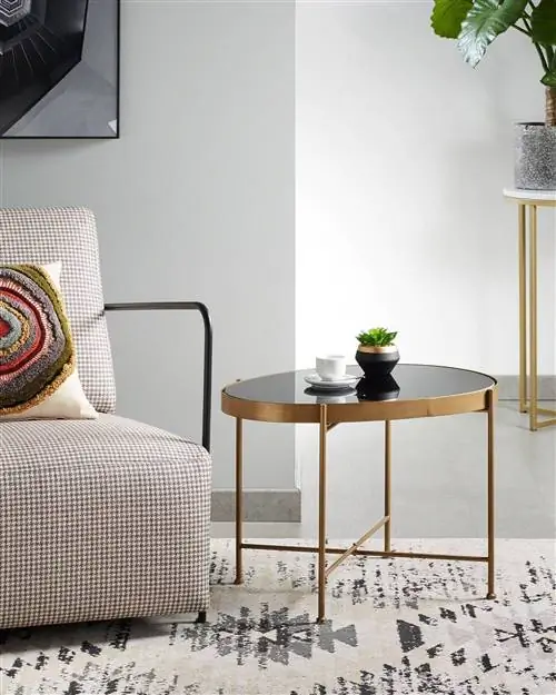Черная пятница в Kave Home за боковым столом 1