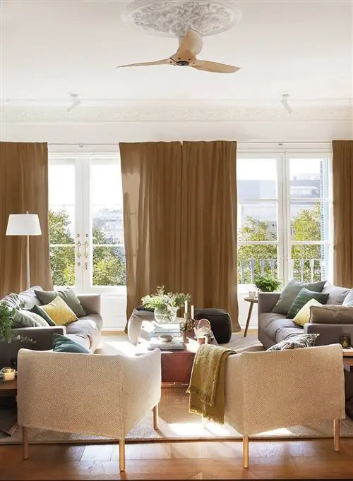 КОРИЧНЕВЫЙ ЗАНАВЕС