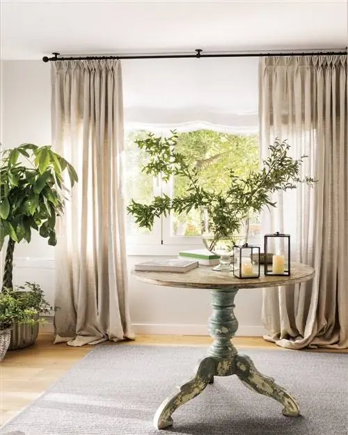 Прихожая со шторами 00511368