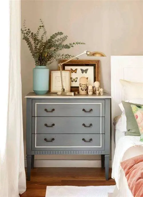 28. Комод вместо тумбочки