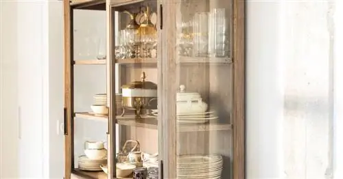 4 дизайнера интерьеров рассказали нам, что они хранят со своего первого этажа