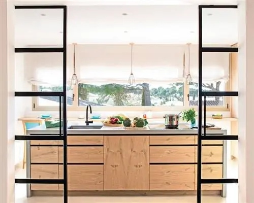 Кухня из дерева и железа 00503956