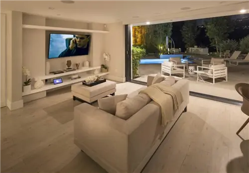 Гостиная Деми Ловато в Лос-Анджелесе