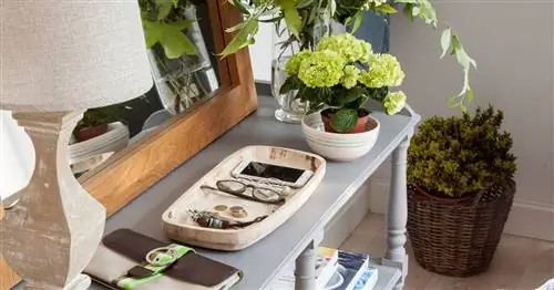 Куда положить подушки, пледы, пульты дистанционного управления или журналы, когда я ими не пользуюсь?