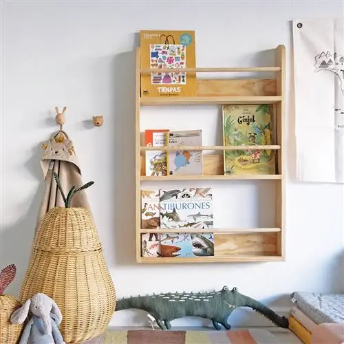 Детский деревянный книжный шкаф