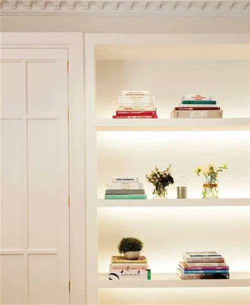 полка со светодиодной лентой