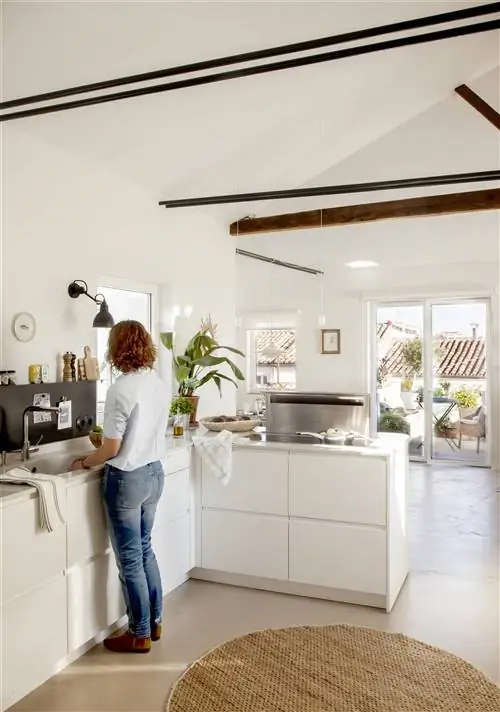 белая кухня с полуостровом-00500686 O