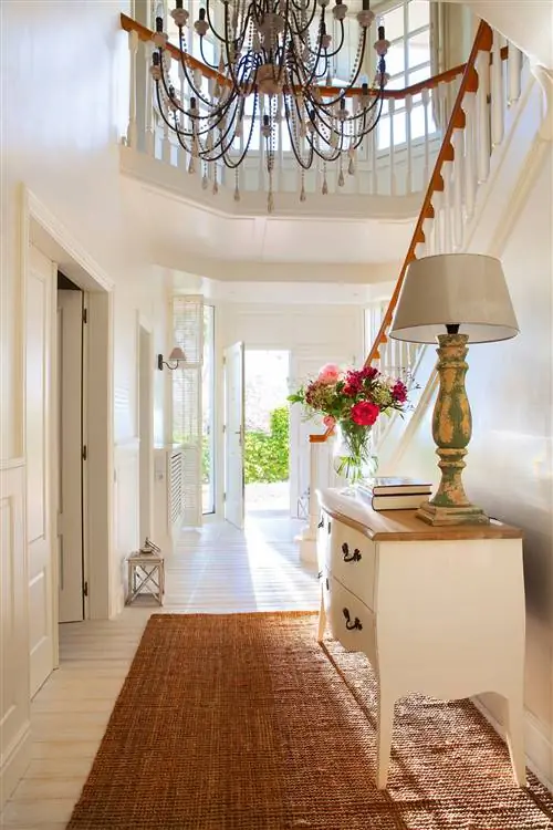 Розетка для прихожей с французским буфетом и настольной лампой_ 00427761