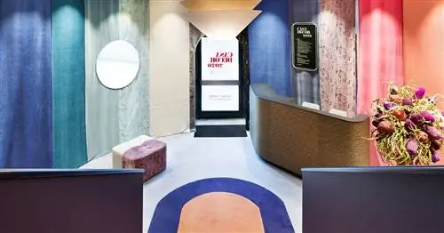 Ганседо и Эли Гутьеррес создают радугу в кассе Casa Decor