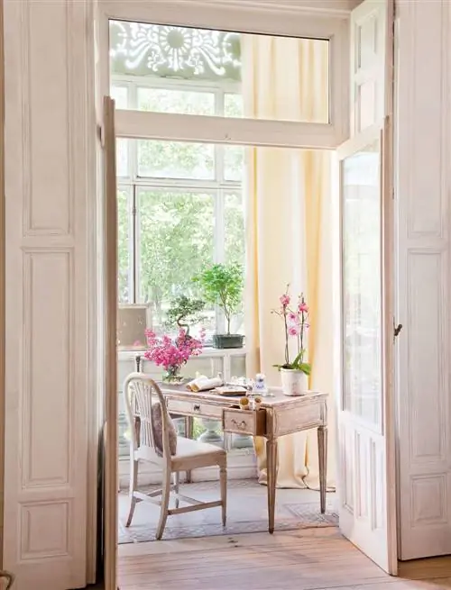 рабочее место выведено на террасу_00349208