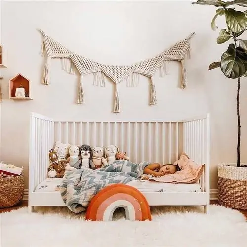 soymontessorihomeschool-instagram-кровати Монтессори