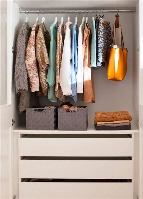 МИНИМАЛИЗМ И КАПСУЛЬНЫЕ ШКАФЫ