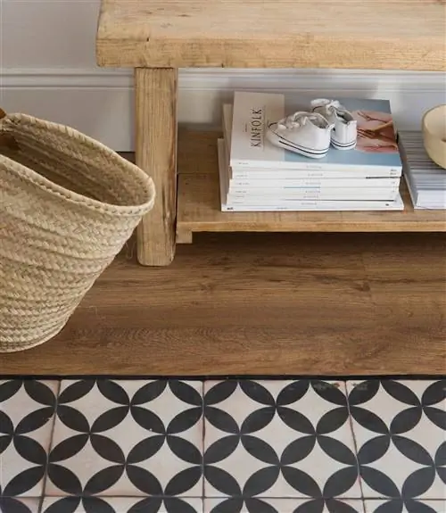 деталь гидравлического пола в черно-белом цвете