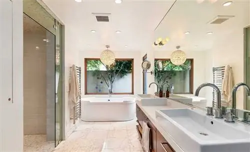 Malibu House-Эльза Патаки и Крис Хемсворт-Master Bath